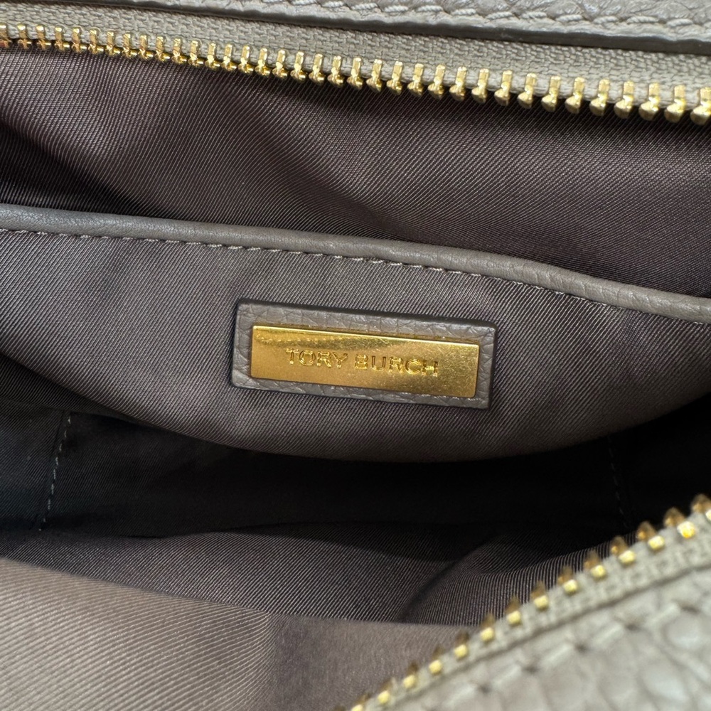 Tory Burch McGraw Pebbled Leather Camera Bag Silver Maple - Picture 7 of 13
